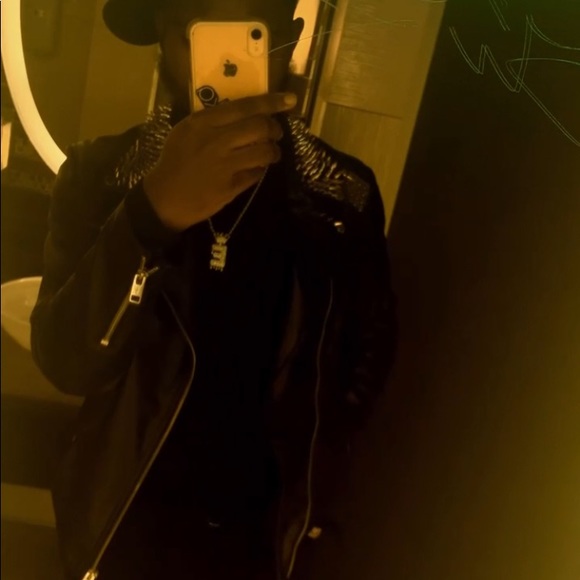 Biker jacket with custom neck design - Picture 6 of 6